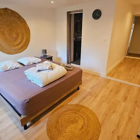 בית נופש Belle Maison Renovee Au Centre De Sacre-coeur