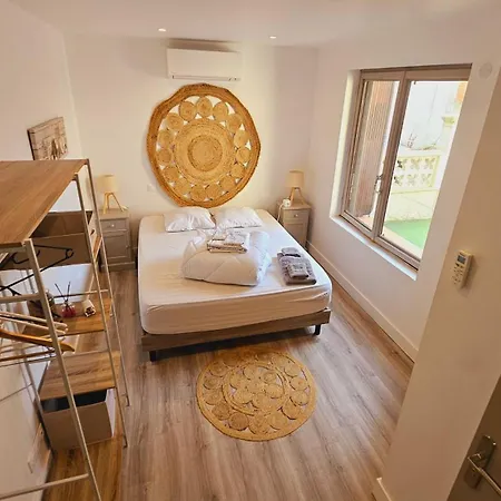בית נופש Belle Maison Renovee Au Centre De Sacre-coeur אז'ן