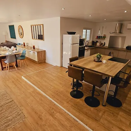 Belle Maison Renovee Au Centre De Sacre-coeur بيت للعطل
