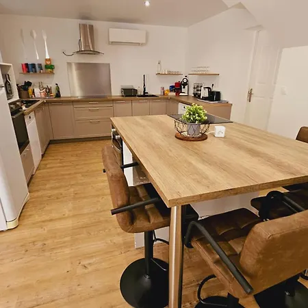 بيت للعطل Belle Maison Renovee Au Centre De Sacre-coeur *