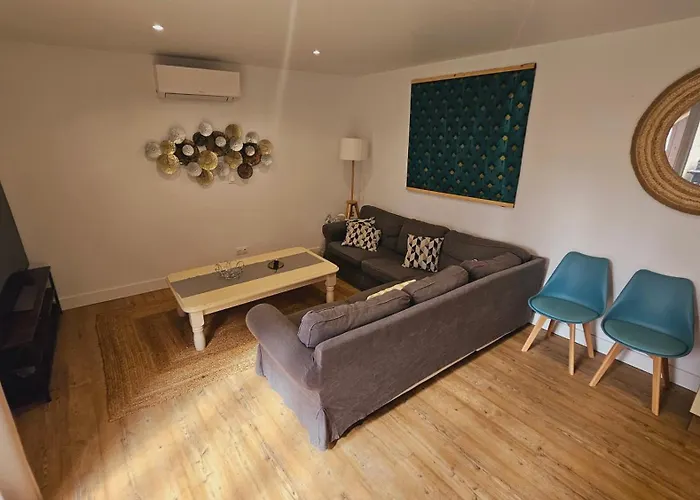 Belle Maison Rénovée Au Centre De Sacré-cœur * Agen